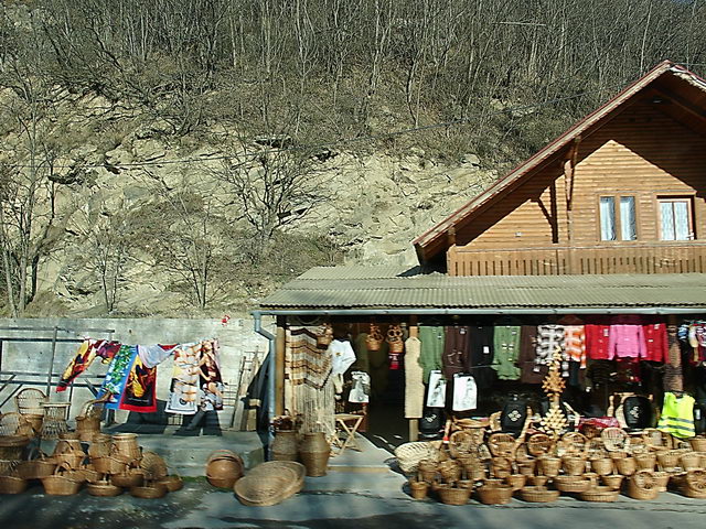 Une boutique artisanale,  quelques kilomtres de la frontire hongroise.