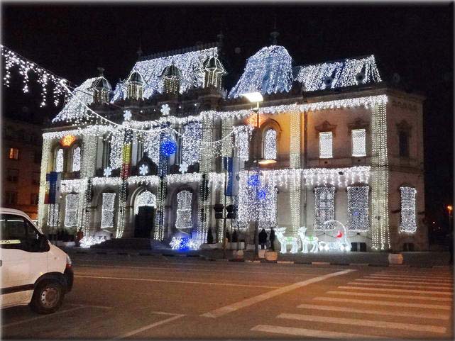 La mairie de Craiova encore illunine.